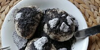 Kynuté švestkové knedlíky: O tom, jestli budou jako obláček, rozhodne mouka a čas na kynutí