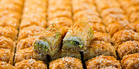 Lepkavý dezert plný oříšků: Upečte si pravou řeckou baklavu…nebo tureckou?