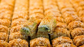 Lepkavý dezert plný oříšků: Upečte si pravou řeckou baklavu…nebo tureckou?