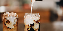 Pomalu a za studena: Jak připravit ledovou kávu způsobem cold brew?