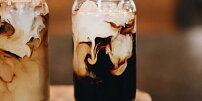 Na ledovou kávu z kavárny si už nevzpomenete: Tohle cold brew si budete dělat celé léto
