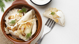 Polské pirohy: Nejoblíbenější polské jídlo připravíte z pouhých tří surovin. Skvěle chutnají naslano i nasladko