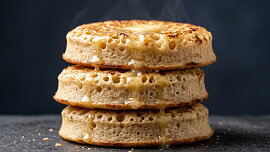 Tyhle lívance stojí za ochutnání. Britské crumpets jsou nadýchané a máslo do sebe nasávají jako houba