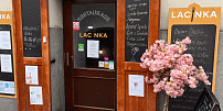 Poctivý oběd za 157 korun v centru Prahy? Restaurace Lacinka ukazuje, že to jde. Navíc chutně a na úrovni