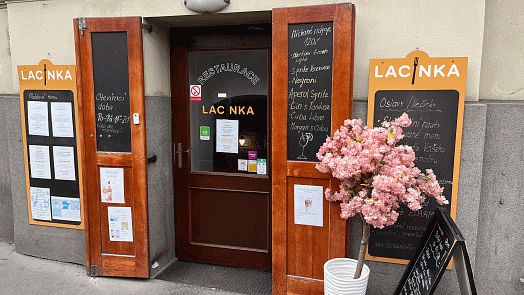 Poctivý oběd za 157 korun v centru Prahy? Restaurace Lacinka ukazuje, že to jde. Navíc chutně a na úrovni