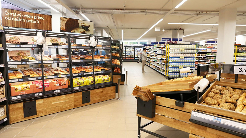 Tesco otevřelo nový supermarket v Jesenici u Prahy
