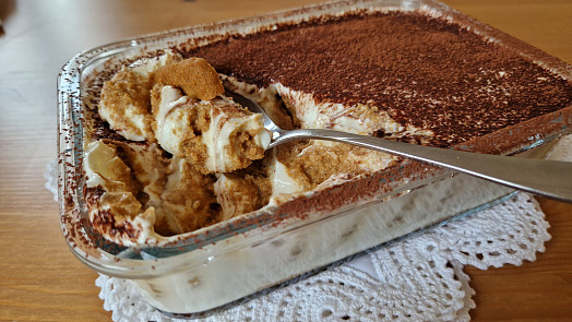 Bleskové jogurtové tiramisu jen ze 3 surovin: Voní kávou, je rychle hotové, dietnější a těžce návykové