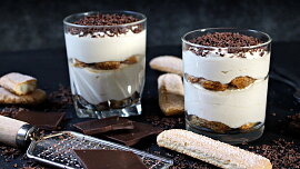 Tiramisu do skleničky jako z italské kavárny: O dokonalém výsledku rozhodnou piškoty i čas v lednici