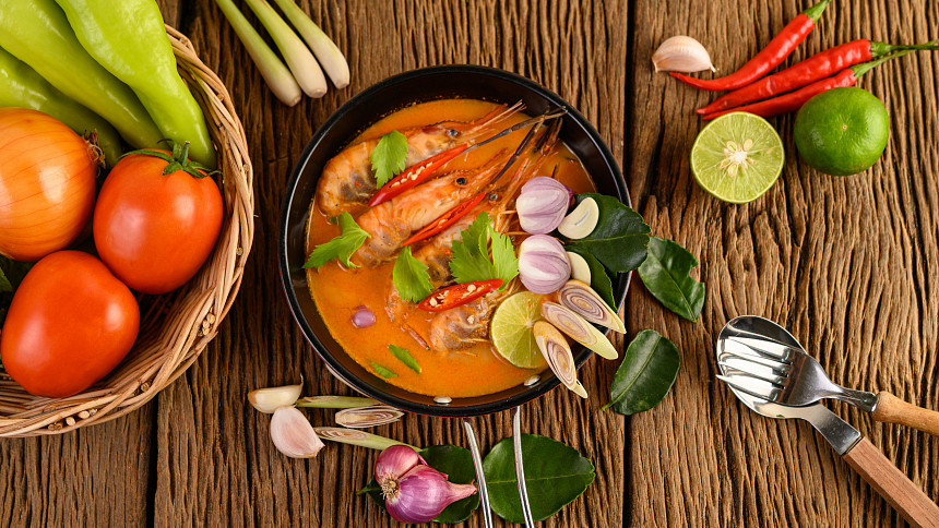 Tom Yum voní exotikou: Připravte si známou thajskou polévku, která vás spolehlivě zahřeje
