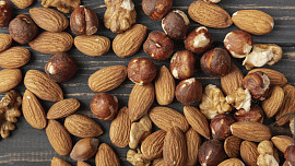 Jak vylouskat ořechy snadno a rychle: Triky našich babiček zjednoduší pečení vánočního cukroví i následný úklid