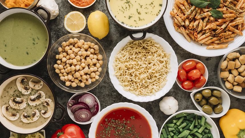 Jídlo bude i v roce 2026 velkým tématem. Chystá se návrat k tradičním pokrmům i jednoduchosti.