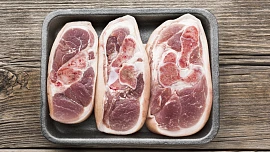 Ovar z vepřové plece s kostí: Poctivá česká klasika, která zahřeje i zasytí nejen na Silvestra. A přináší štěstí