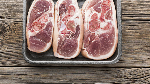 Ovar z vepřové plece s kostí: Poctivá česká klasika, která zahřeje i zasytí nejen na Silvestra. A přináší štěstí