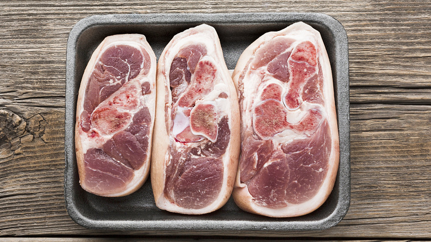 Ovar z vepřové plece s kostí: Poctivá česká klasika, která zahřeje i zasytí nejen na Silvestra. A přináší štěstí