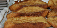 Španělské smaženky torrijas ze staršího chleba: Voní medem, kořením a vínem a podle tohoto receptu je zvládnete levou zadní