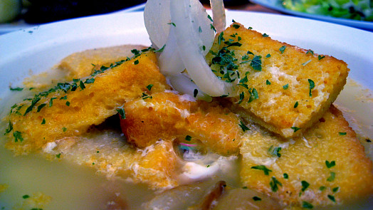 Tourin – speciální francouzská verze česnekové polévky funguje jako dokonalý životabudič. A má pořádné grády!