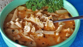 Rumunská dršťková polévka: Originální chuť jí dodává vývar a smetana. Čím ještě se liší od české verze?