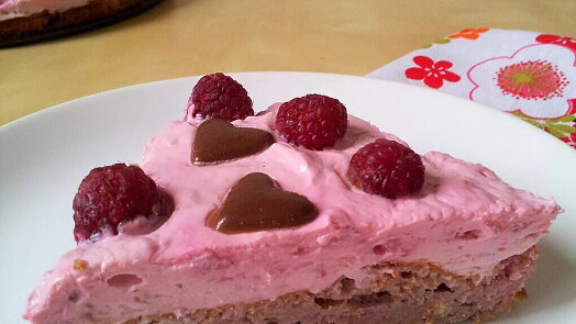 Recept na lehký tvarohovo-malinový dort: S ovocným tvarohem je to ideální letní osvěžení