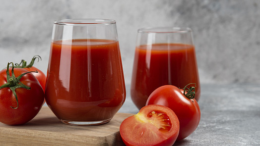 Rajčatový džus pomáhá s vysokým tlakem, tvrdí odborníci: Dokáže bojovat i s chlesterolem, ukázala studie