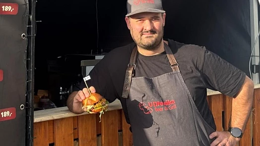 U Dřeváka nabízí burgery, které ovládly mnoho soutěží: Nelovíme módní vlny, ale držíme kvalitu, říká majitel Radek Klimeš