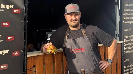 U Dřeváka nabízí burgery, které ovládly mnoho soutěží: Nelovíme módní vlny, ale držíme kvalitu, říká majitel Radek Klimeš
