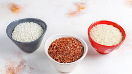 Velký rýžový manuál: Co je to basmati, jak se vaří jasmínová rýže a kterou použít na rizoto?