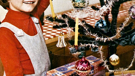 Retro okénko: Vánoce za socíku. Stromečky zdobené kolekcemi od ROH, dlouhé fronty a děda Mráz místo Ježíška