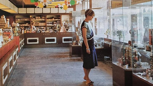 Retro okénko: ESO je tu pro vás. Do výběrových prodejen se chodilo pro speciální párky, uherák nebo třeba Colu