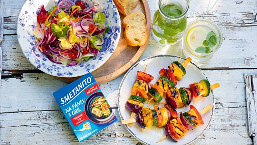 Léto ve znamení grilu: Osvěžte menu vegetariánskými dobrotami se sýrem