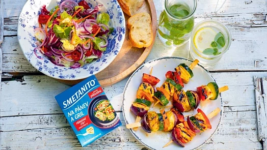 Léto ve znamení grilu: Osvěžte menu vegetariánskými dobrotami se sýrem