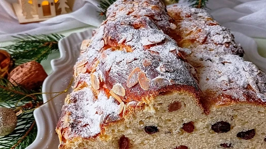 Dědova vánočka provoní celý byt: Je nadýchaná díky trojímu kynutí a vydrží vláčná přes celé svátky