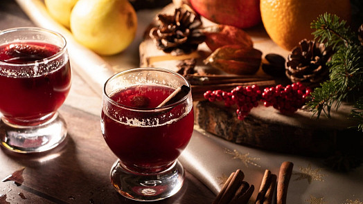 Nejlepší vánoční punč: Zahřeje kombinací rumu a červeného vína, voní citrusy a chybět v něm nesmí ani skořice