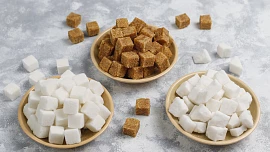 Bílý cukr číhá i v potravinách, ve kterých ho nečekáme. Čím ho ve stravě dětí nahradit?