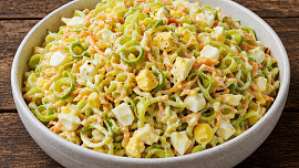 Velikonoční vajíčkový salát s pórkem voní koprem: Dejte klasice více svěžesti a trochu štiplavosti