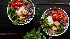 Asijské bylinky: Koriandr,  thajská bazalka nebo perila jídlo ochutí, provoní a ještě pomůžou trávení