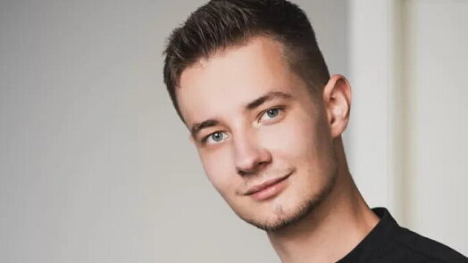 Vítěz Peče celá země Vojtěch Vrtiška mění své plány. Po pěti letech se loučí s medicínou, vyhrála cukrařina