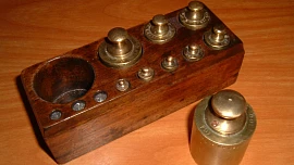 Staročeské míry a váhy: Co znamenal žejdlík, co holba a kolik gramů měl kvintlík? Připomeňme si staré časy