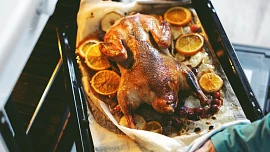 Dobroty z trouby: Dáte si na Štěpána pečenou husu, kachnu, nebo rakouský chleba?