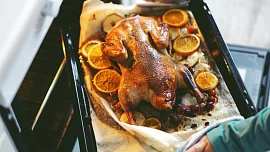 Dobroty z trouby: Dáte si na Štěpána pečenou husu, kachnu, nebo rakouský chleba?