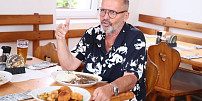 Zdeněk Pohlreich opět vyráží do boje proti blafům: V nové řadě Ano, šéfe! se můžeme těšit na nové hlášky i nečekaná překvapení
