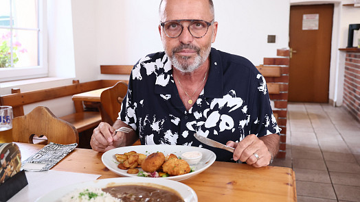 Zdeněk Pohlreich a Ano, šéfe! jsou zpátky: V Liberci se dvakrát brečelo, vidět byla shnilá párátka i „perverzní“ buřty na pivu