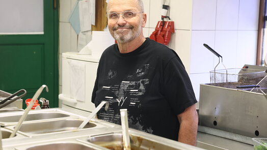 Pohlreich je zpět a restaurace znovu čeká tvrdá zkouška. Ano, šéfe! pokračuje jubilejním 100. dílem