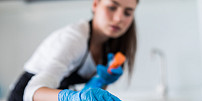8 skvělých tipů, jak využít ocet v kuchyni: Pomůže osvěžit plast, vyleštit příbory a zbavit lednici bakterií