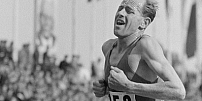 Emil Zátopek měl šílenou životosprávu: Na louce si trhal pampelišky, které zapíjel mlékem, ale oblíbil si bavorské párečky