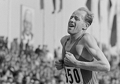 Emil Zátopek měl šílenou životosprávu: Na louce si trhal pampelišky, které zapíjel mlékem, ale oblíbil si bavorské párečky