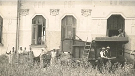 Jak se žilo zemědělcům za první republiky? Hlady netrpěli, ale museli se spokojit s tím, co jim rostlo na poli a běhalo po dvoře