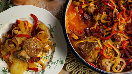 Živáňská z jednoho pekáče: Zbojnická jízda s chutí a vůní slaniny a klobás vás dostane svou silou