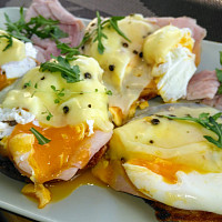 Když se naučíte vejce Benedikt, můžete si připravit takovouhle nádheru. Foto: Toprecepty, Ivace64