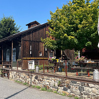 Zastávka Nižbor, restaurace Tomáše Hanáka, rozhodně stojí za návštěvu. Zdroj: Vilém Besser, Toprecepty