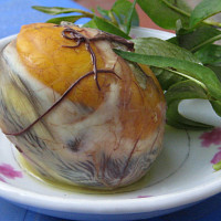 Balut neboli vejce se zárodkem. Zdroj: Wikimedia Commons, Autor: Aterux na projektu Wikipedie v jazyce vietnamština, CC BY-SA 3.0